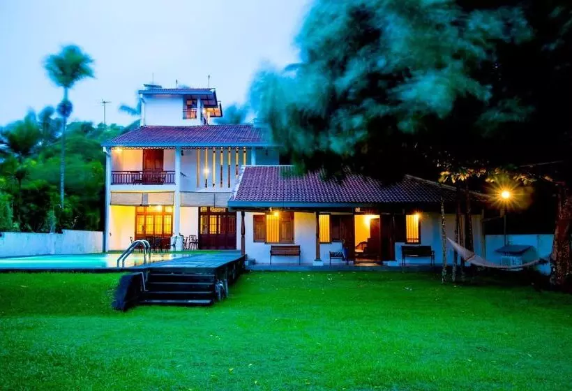 ホテル Okvin River Villa