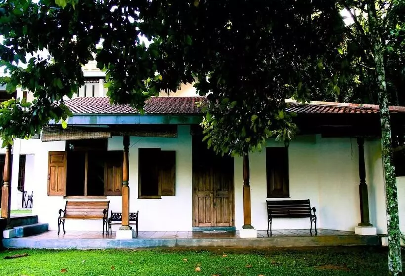 ホテル Okvin River Villa