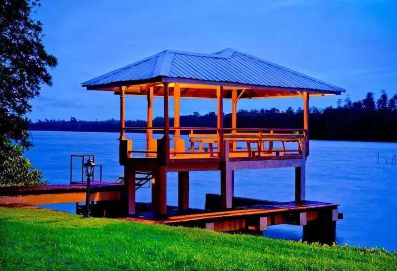 ホテル Okvin River Villa
