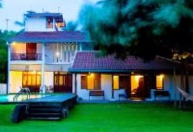 ホテル Okvin River Villa