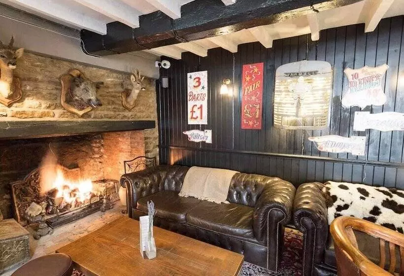 ホテル The Plough Bicester