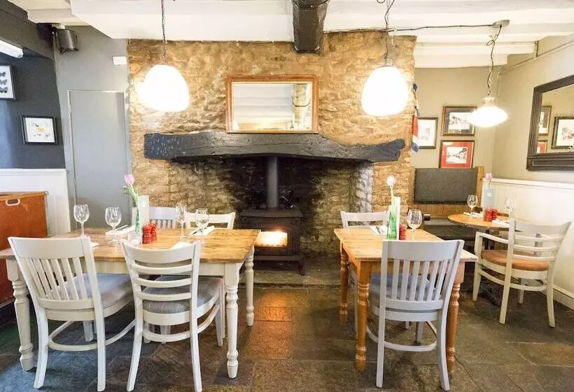 ホテル The Plough Bicester
