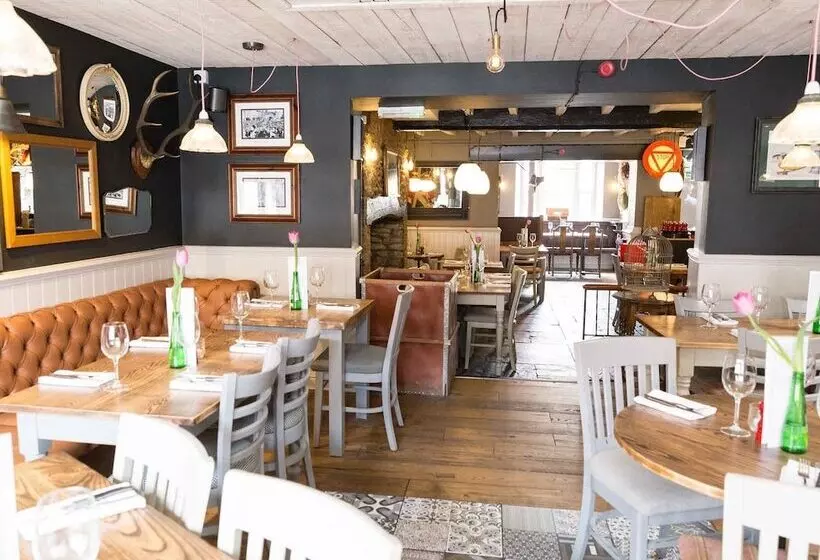 ホテル The Plough Bicester