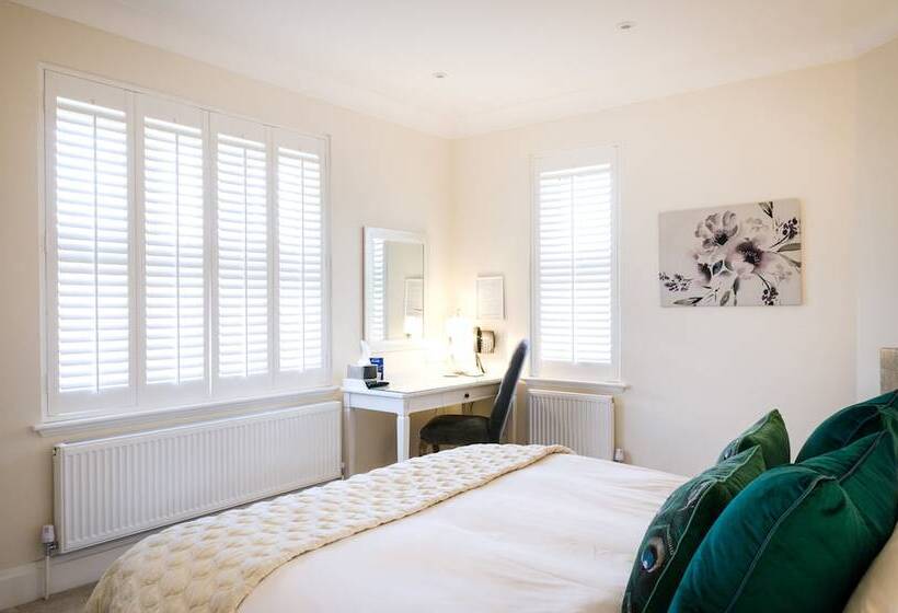 호텔 The Rising Sun