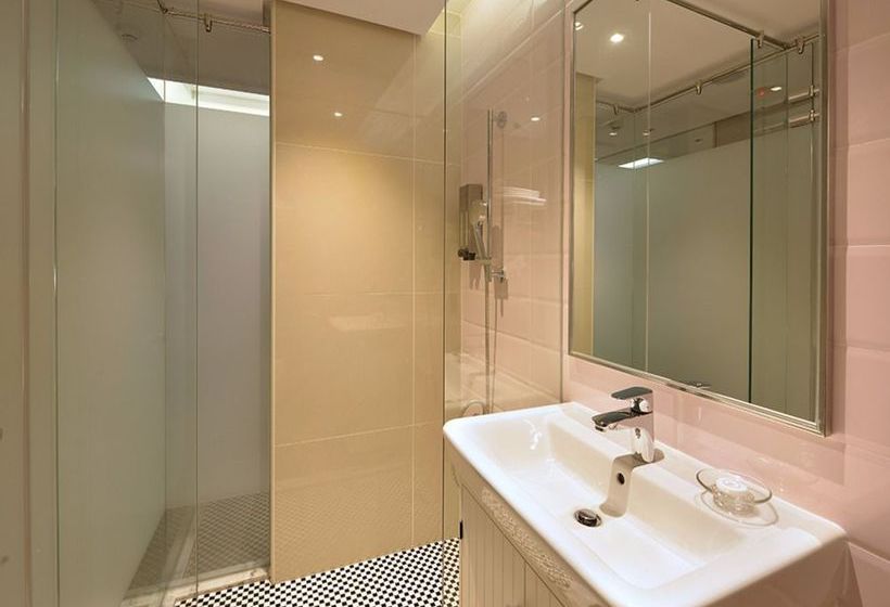 Hotel Uinn Travel Hostel