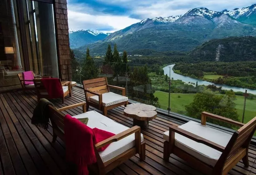 Hotelli Uman Lodge
