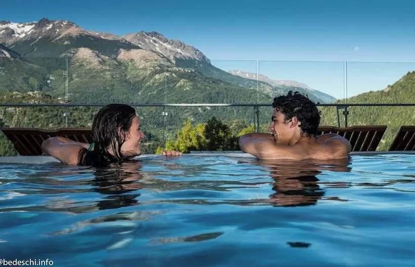 Hotelli Uman Lodge