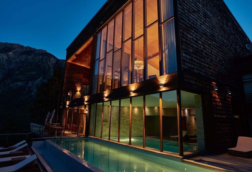 ホテル Uman Lodge