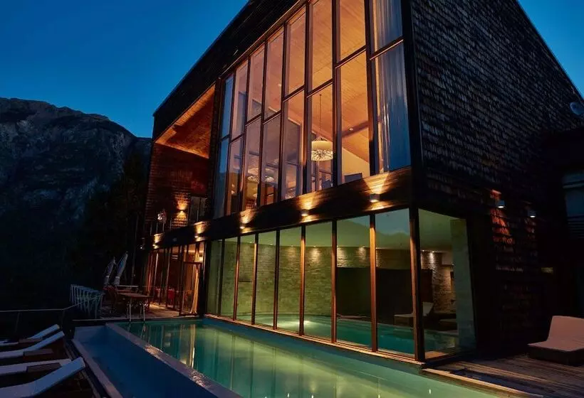 Hotelli Uman Lodge