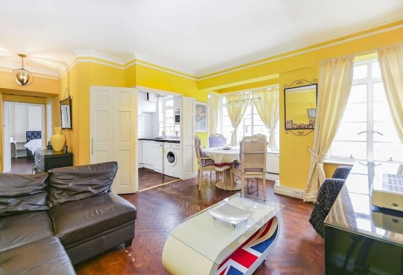 Luxury Baker Street Apartment