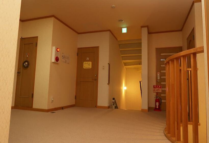 Otaru Ekimae Guest House Ito   Hostel