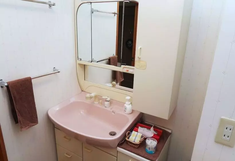 Otaru Ekimae Guest House Ito   Hostel