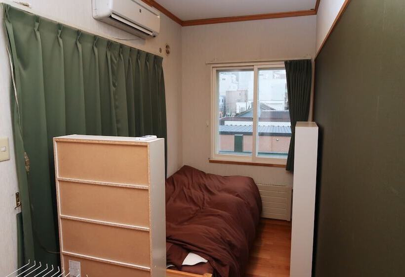 Otaru Ekimae Guest House Ito   Hostel
