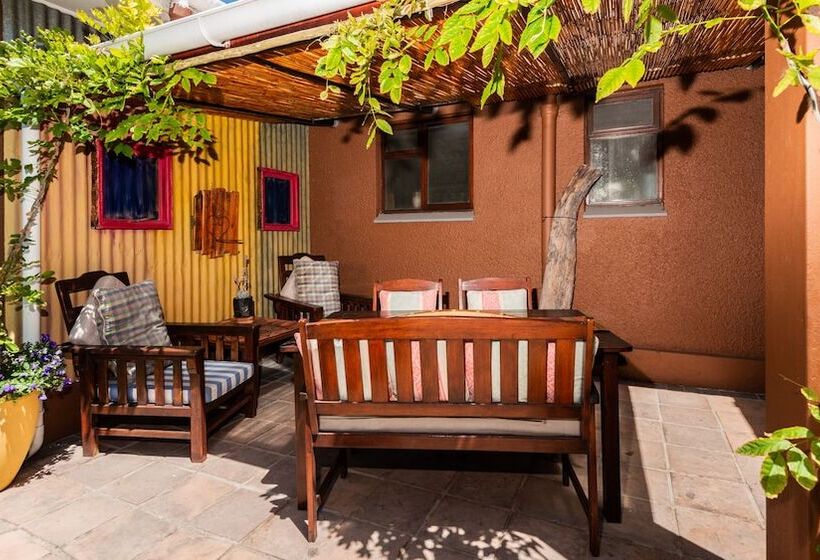 펜션 Brown Jug Guest House