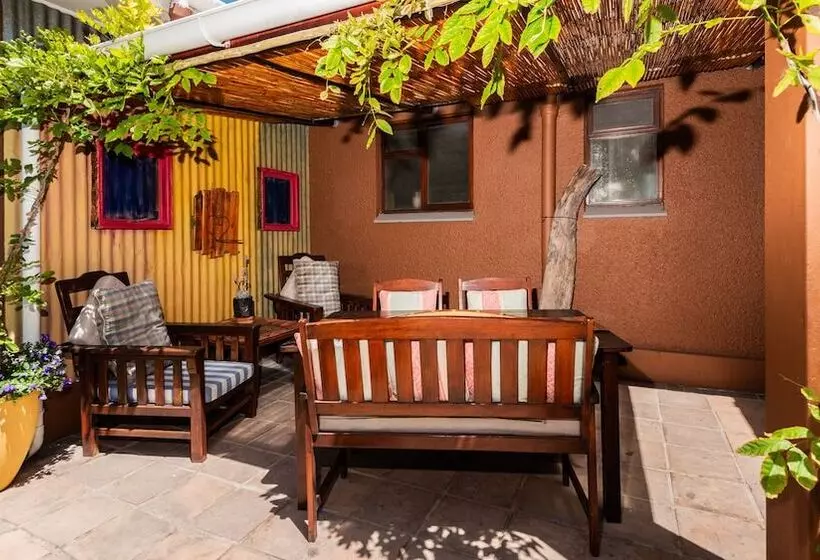 ペンション Brown Jug Guest House
