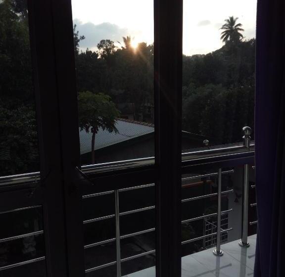 بنسيون Evening Star Guest Inn