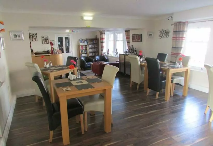The Southgate B&b