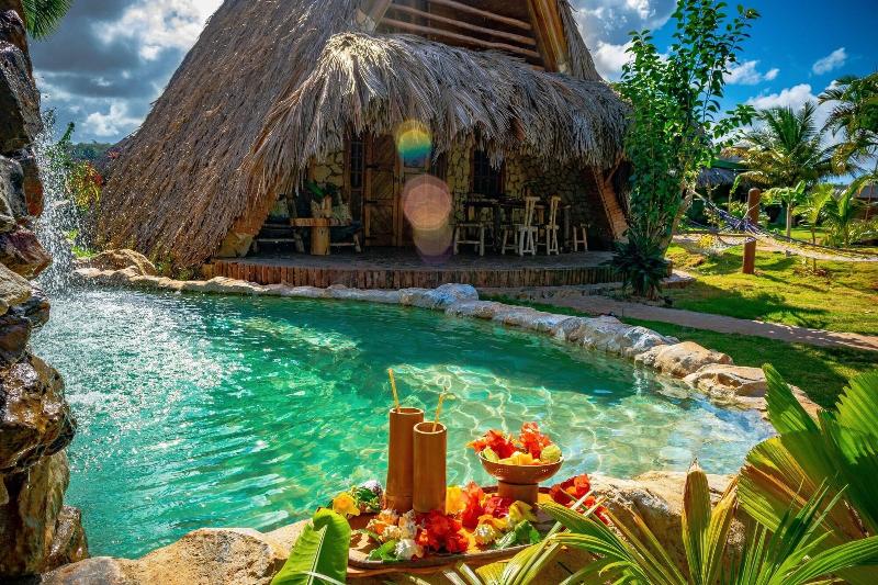 تختخواب و صبحانه Chalet Tropical Hotel & Restaurant Pizzeria