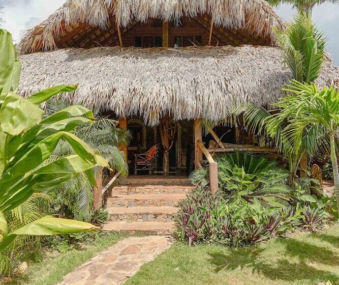 تختخواب و صبحانه Chalet Tropical Hotel & Restaurant Pizzeria