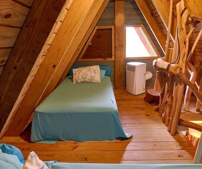 تختخواب و صبحانه Chalet Tropical Hotel & Restaurant Pizzeria