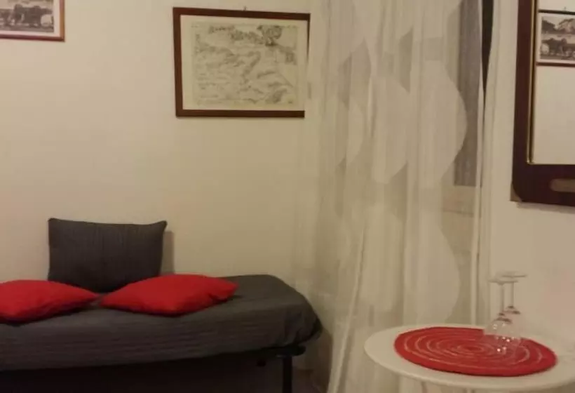 ベッドアンドブレックファースト Galleria Frascati Rooms And Apartment