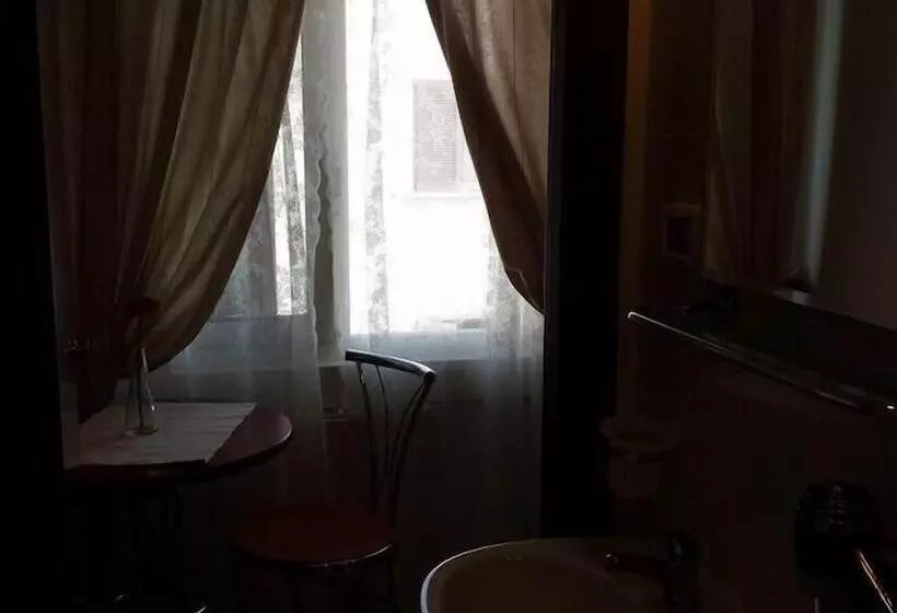 ベッドアンドブレックファースト Galleria Frascati Rooms And Apartment