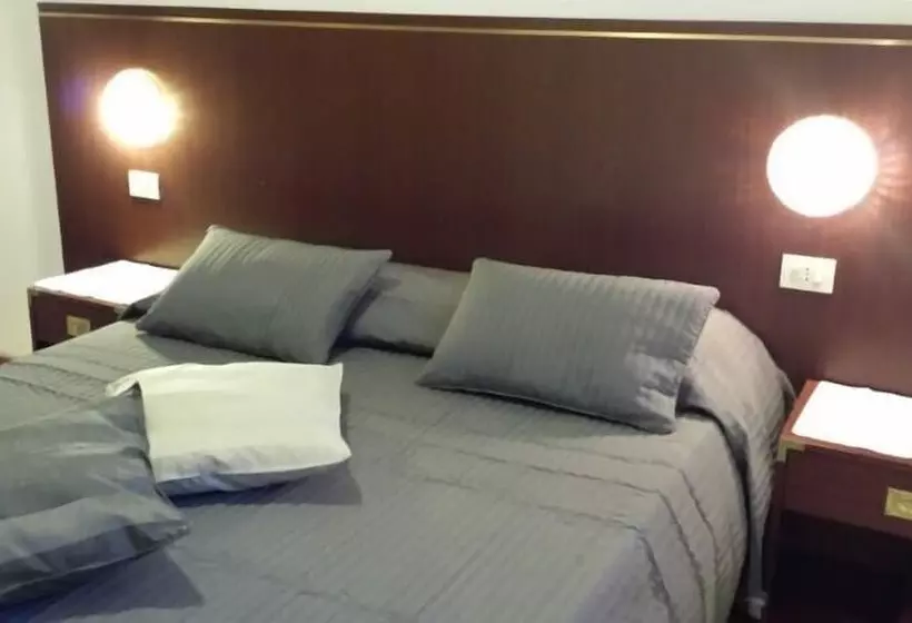 ベッドアンドブレックファースト Galleria Frascati Rooms And Apartment