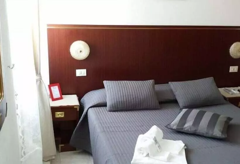 ベッドアンドブレックファースト Galleria Frascati Rooms And Apartment