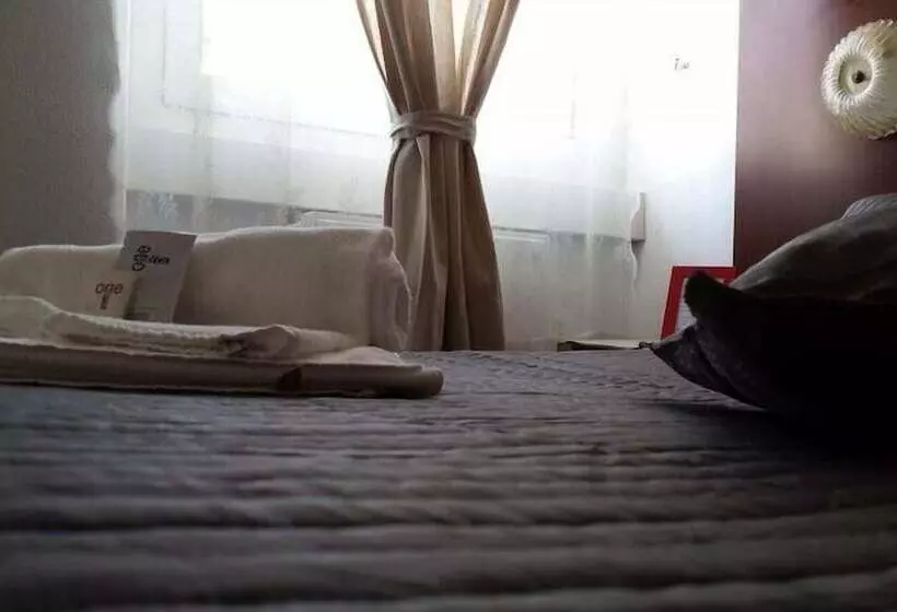 ベッドアンドブレックファースト Galleria Frascati Rooms And Apartment