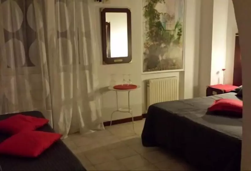 ベッドアンドブレックファースト Galleria Frascati Rooms And Apartment