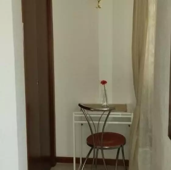 ベッドアンドブレックファースト Galleria Frascati Rooms And Apartment
