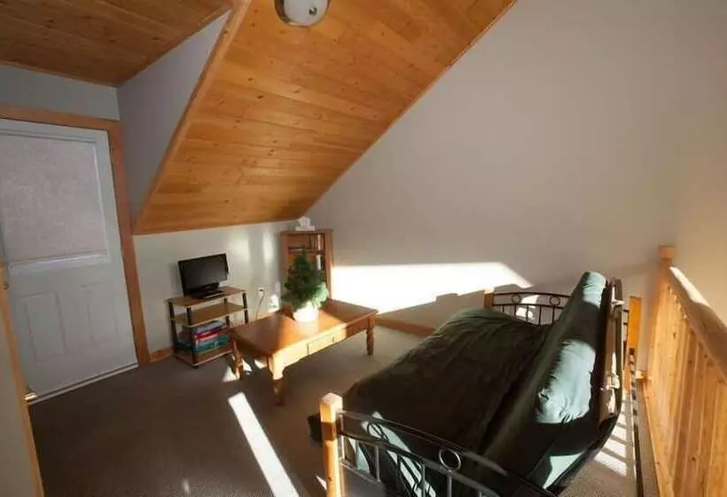 ホテル Creekview Court By Apex Accommodations