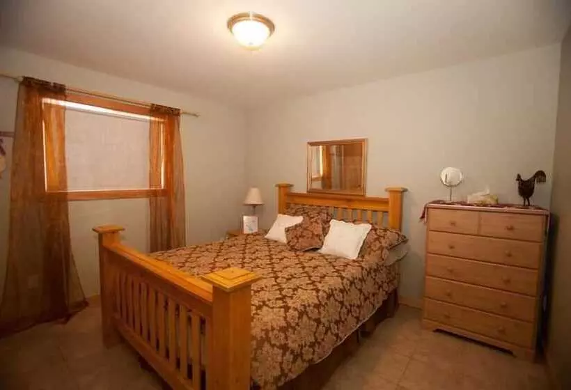 ホテル Creekview Court By Apex Accommodations