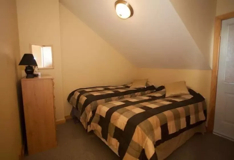 ホテル Creekview Court By Apex Accommodations