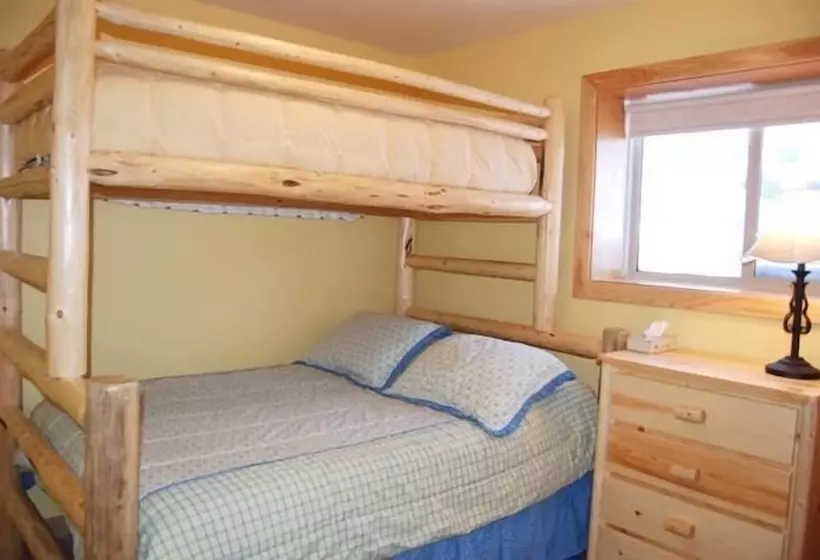 ホテル Creekview Court By Apex Accommodations