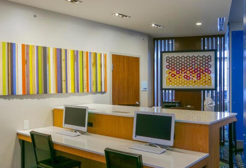 בית מלון כפרי Holiday Inn Express & Suites   Detroit Northwest   Livonia, An Ihg