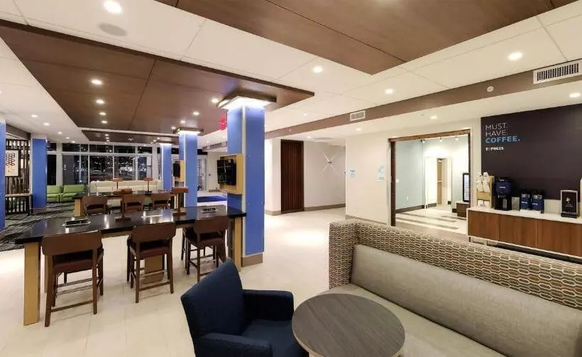 ホテル Holiday Inn Express & Suites   Detroit Northwest   Livonia, An Ihg