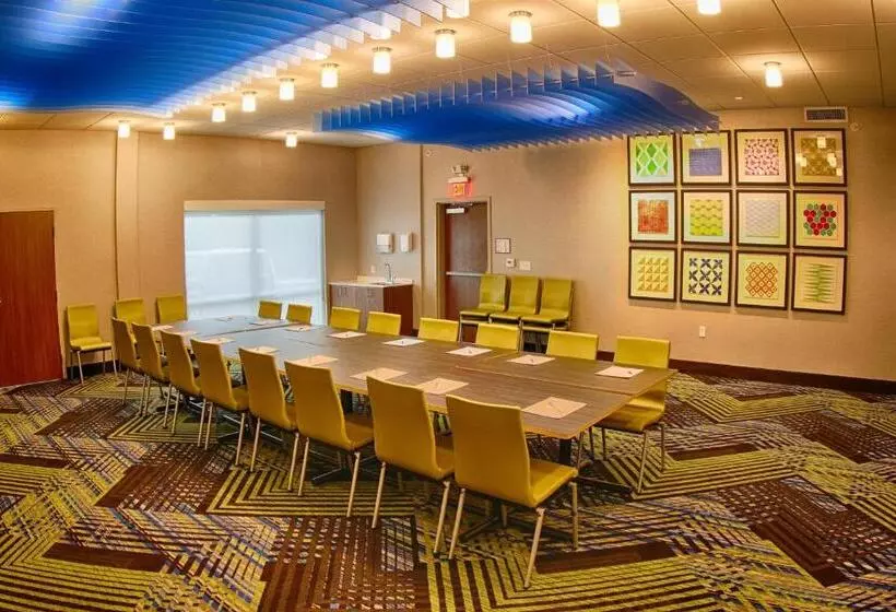 ホテル Holiday Inn Express & Suites   Detroit Northwest   Livonia, An Ihg