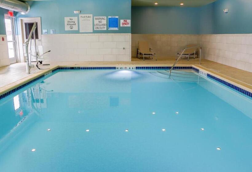 בית מלון כפרי Holiday Inn Express & Suites   Detroit Northwest   Livonia, An Ihg