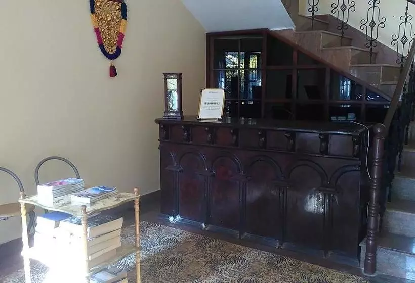 ホテル Karthika Plaza Resort Varkala