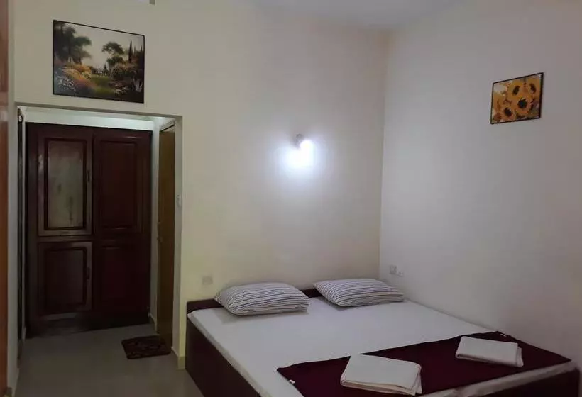 ホテル Karthika Plaza Resort Varkala