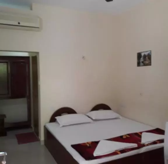 ホテル Karthika Plaza Resort Varkala