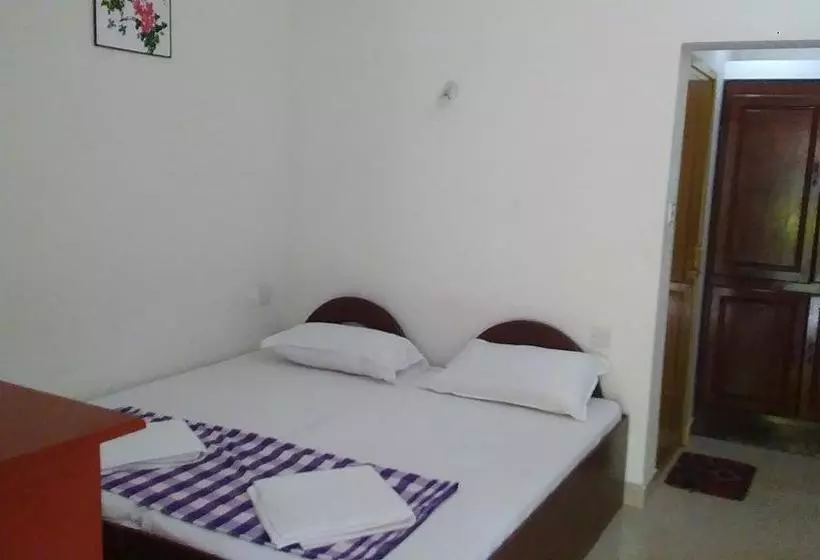 ホテル Karthika Plaza Resort Varkala