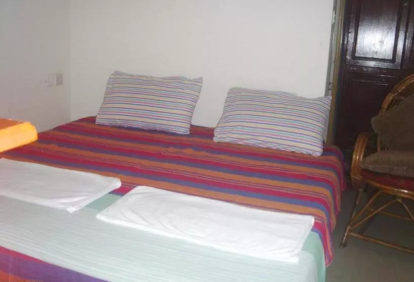 ホテル Karthika Plaza Resort Varkala