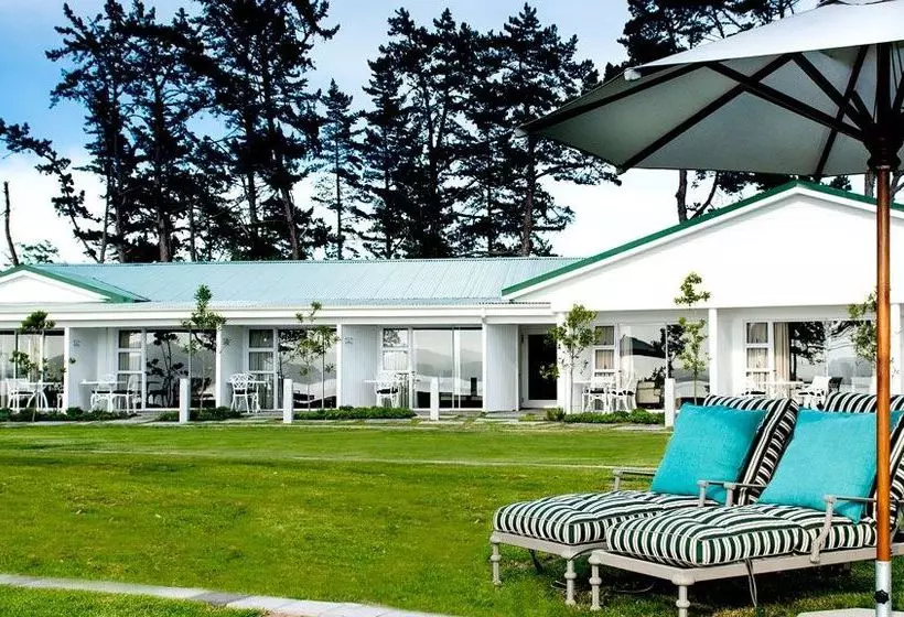 Hotelli Lakeside Lodge & Spa