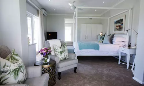 Hotelli Lakeside Lodge & Spa