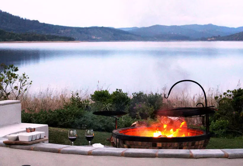 Hotelli Lakeside Lodge & Spa
