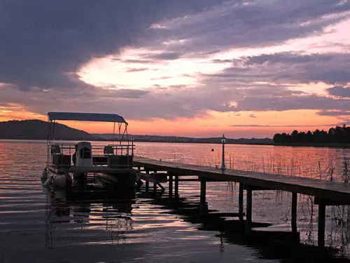 Hotelli Lakeside Lodge & Spa