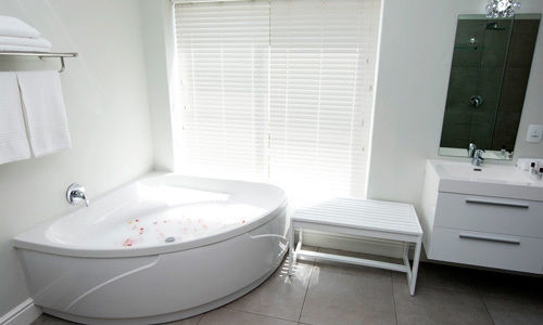 هتل Lakeside Lodge & Spa