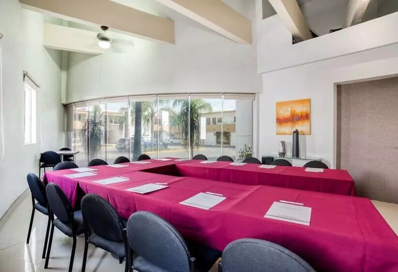 Hotelli Maioris Guadalajara
